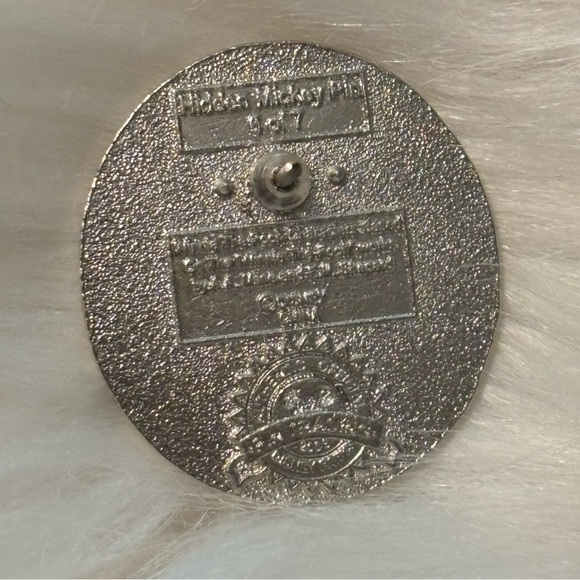 Disney Trading Pin - Picture 2 of 2